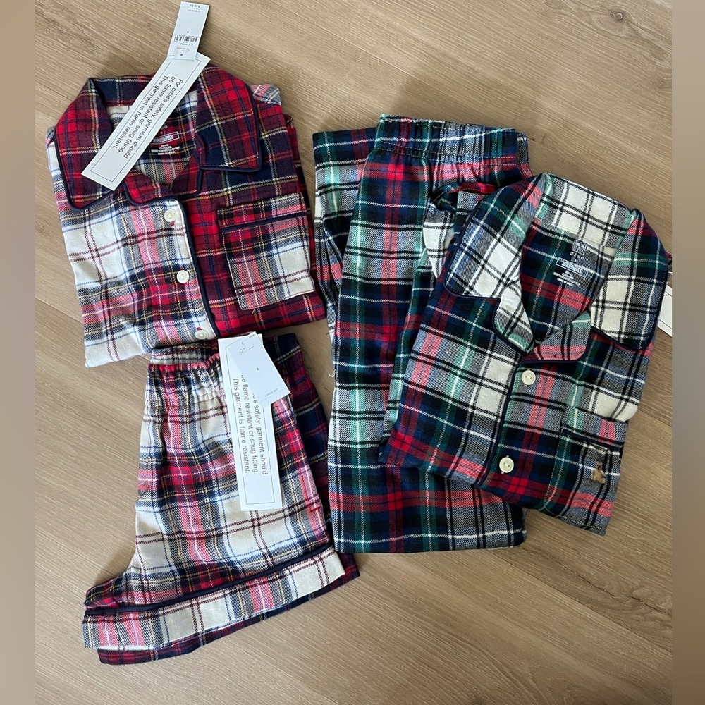 Brand new size 6 flannel pajama sets from BabyGAP!